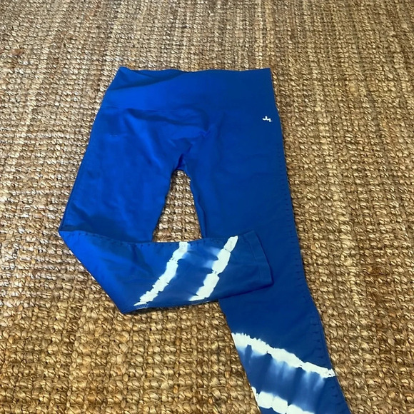 JOYLAB Seamless Capri Blue and Tie Dye Leggings size medium - Picture 6 of 6